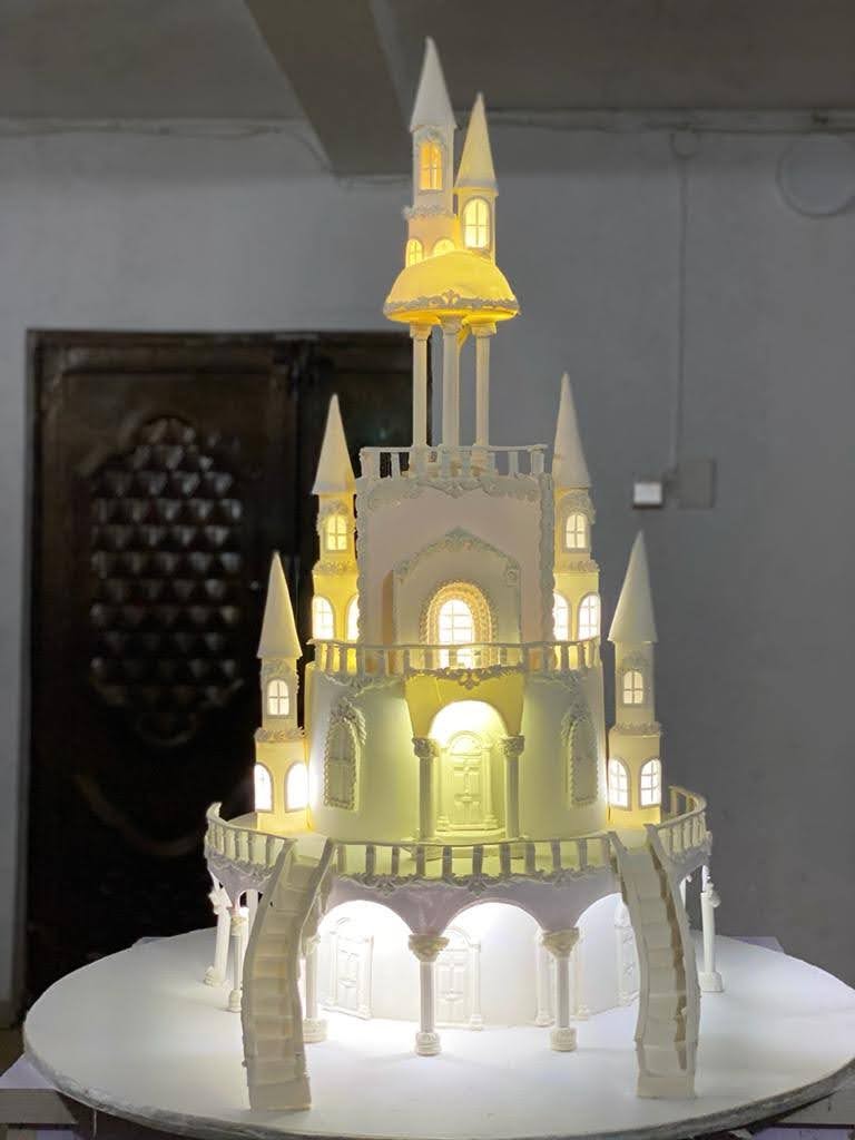 amobi_uche's tweet photo. Castle cake

#cakesurgeon
#cakeinnigeria #Trending https://t.co/fE67DywEPg