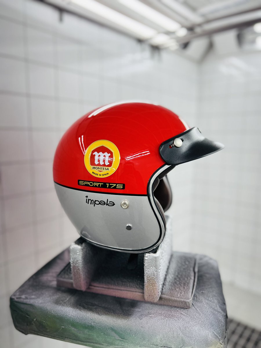 studimoto's tweet photo. Bon dia #Impalerus !
Tic tac tic tac #Impalada 2023!!!!
@MotoClubImpala 

Clientes que quieren el casco pintado #Diseñodimpala !
😍 https://t.co/s5owV2jOaE
