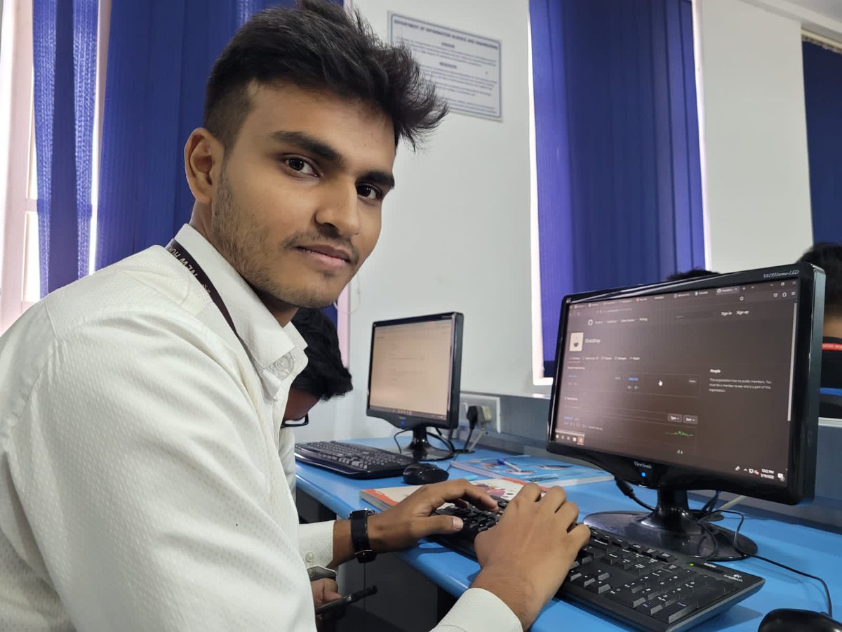 am_ashutosh_'s tweet photo. Hey everyone,
I am here learning from the cool guys from Shardeum.
Working on Web3
#proofofcommunity https://t.co/EcgMx5ibwV