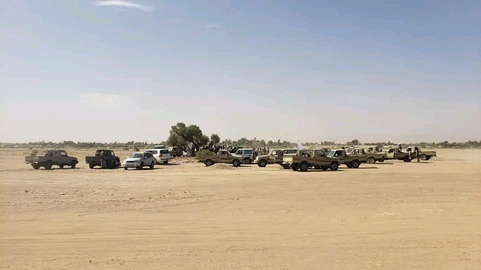 مشائخ ووجها قبائل محافظة مارب يتوافدون الى منطقة الخسيف للدخول وساطة في قضية ال راشد منيف وال فجيح .

#من_مأرب