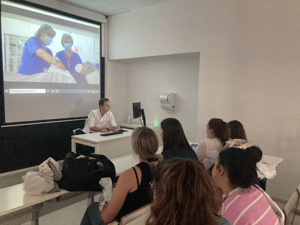 Ahir la Direcció Infermera <a href="/rosa94786599/">rosa</a> de <a href="/hbellvitge/">Hospital Universitari Bellvitge | HUB</a> a les “Jornadas de Inserción Laboral de las Enfermeras de Granada”
<a href="/FacultadCCSS/">Ciencias de la Salud</a>