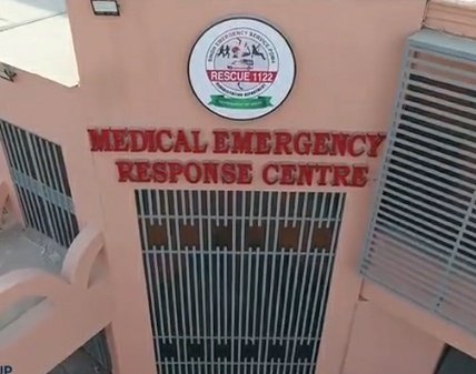 BhuttoMaryam's tweet image. #SindhFacts: Rescue 1122 medical emergency response centre has operational in #Larkana. It is a fully equipped facility with latest equipment to look after emergency patients established by #PeoplesSindhGovt under its Sindh Resilience Project. @BBhuttoZardari