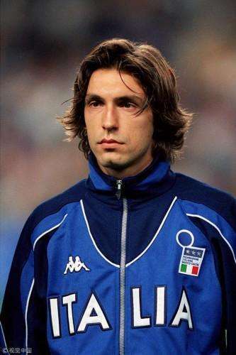 rexsteels's tweet image. It’s Andrea Pirlo’s 44th birthday today, and seeing as he was a generational midfielder, I thought we’d celebrate by making a thread of the best moments and quotes of his career.