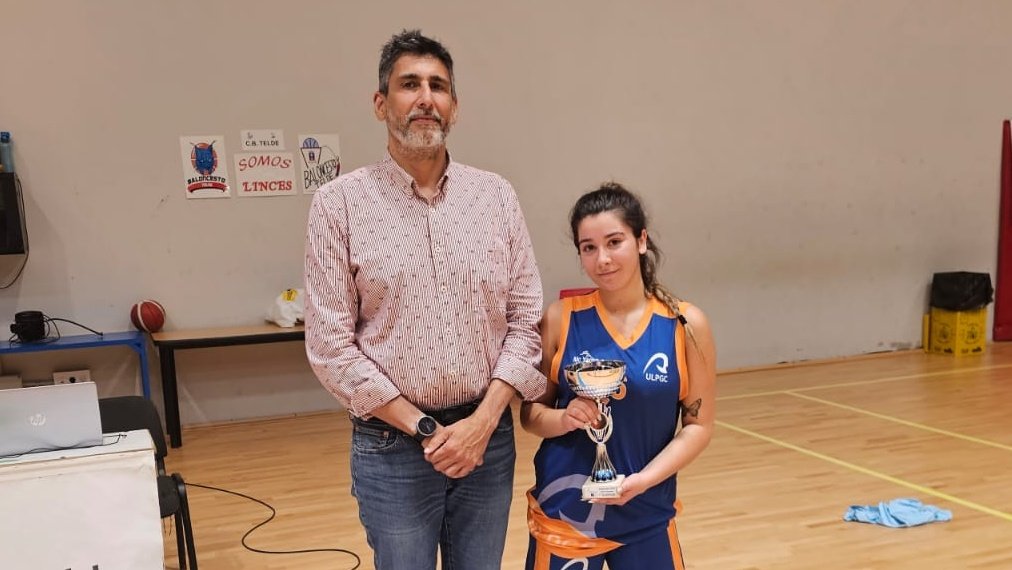 FIBGranCanaria's tweet photo. 🏆 #SeniorFemGC

🥇 @BaloncestoULPGC
🥈 @baloncestotelde

🎉 #Enhorabuena 🎉 https://t.co/4pxOxnogXo