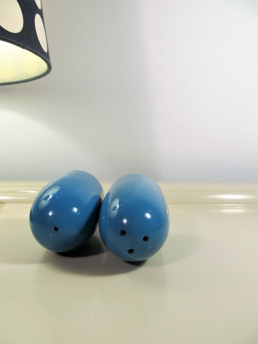 MaLanterne's tweet photo. Vintage Wooden Salt Pepper Shakers XLON London Shakers Set Made in Japan Blue color Table Decoration Home Decor https://t.co/3TxemABk2G #Coronation #Music #Charles III #Sales #Retro #Home decor #Free shipping #Vintage #Summerdress #DiningAndServing https://t.co/TByYfGatH8