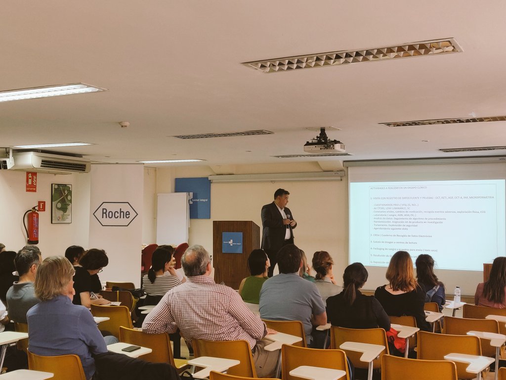 Hoy <a href="/oftalmo_csi/">Oftalmologia. Consorci Sanitari Integral</a> tiene sesión de servicio con enfoque en patología de #Retina con un invitado muy especial, el Dr. Escobar del hospital dos de mayo para hablar de su labor como gran reclutador en estudios y ensayos clínicos.