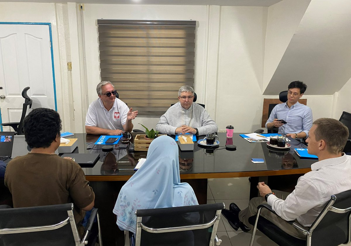 radekrzehak's tweet photo. Our #Mindanao #FieldOffice thanks the Hon CDA a.i. of Poland to the Philippines, HE Jarosław Szczepankiewicz, and team for the fruitful exchange of ideas to fill the gaps in the situation of children. Dziękuje bardzo for the visit, and for your keen interest in @UNICEFphils’ work in the #health, #nutrition, and #WASH sectors in #BARMM with @BangsamoroGovt.
Possibilities of private-public partnerships for seeking #innovative solution for children and women in #BARMM are of a common agenda. @PLinManila