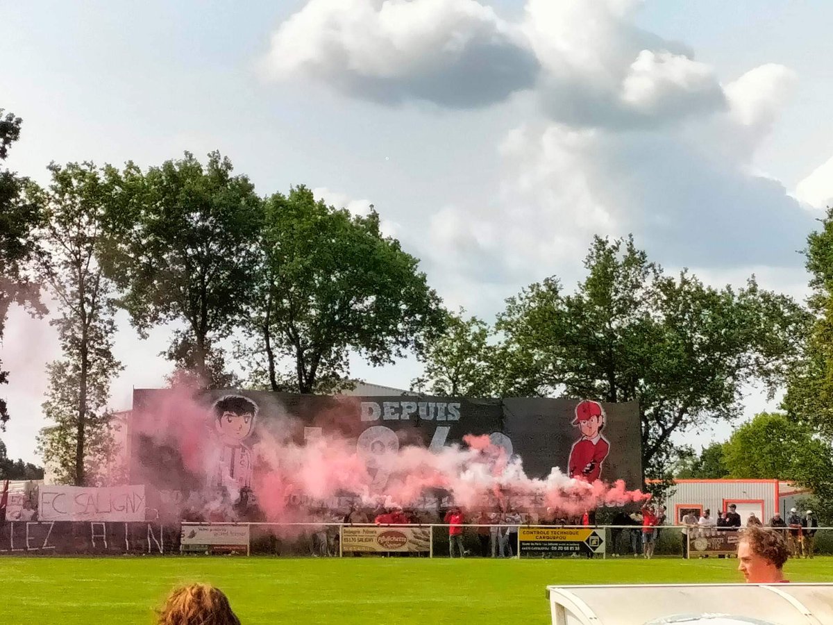 FooteuxD's tweet photo. FC Saligny (D1-85) - Demi finale Challenge de Vendée https://t.co/g4iPzcFNKF