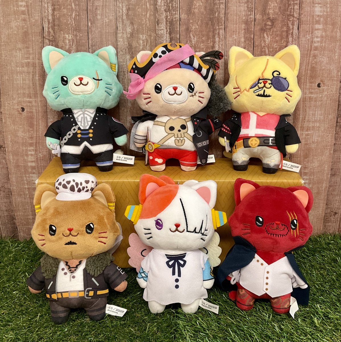 新商品】 ONE PIECE FILM RED withCAT アイマスク付きぬいぐるみ