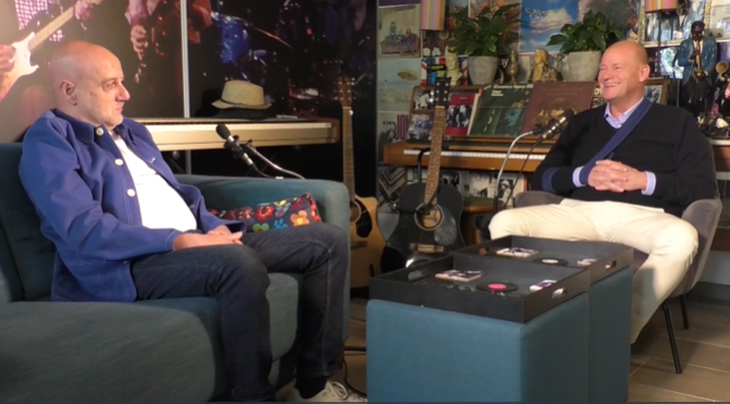 Uitzending gemist? In deze aflevering van ‘In Gesprek Met’ is drummer Erik Jens, te gast bij Jan-Willem van den Akker in de Media Presentaties studio. dtvnieuws.nl/televisie/gemi…
#tvshow #talkshow #tvprogramma #muziek