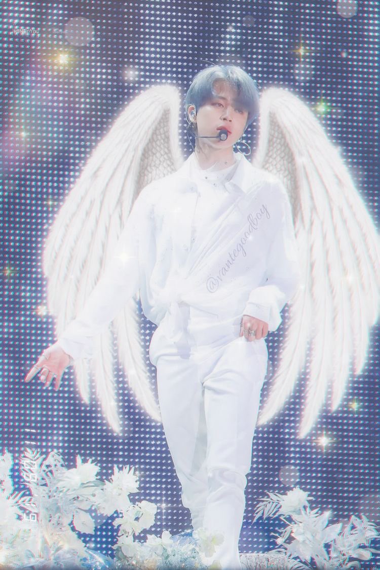 ginevraevans's tweet photo. Angel, don't fly so close to me...
#cttopic. #Jimin #JIMINxFastX https://t.co/cWffWYo4RX