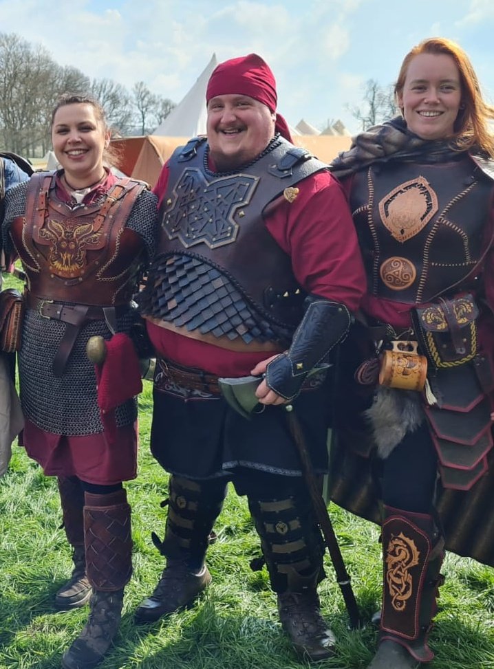 38 and just started Larping at @EmpireLrp
Certainly not quite dead yet even if a weekend of running around in armour made me feel like it!