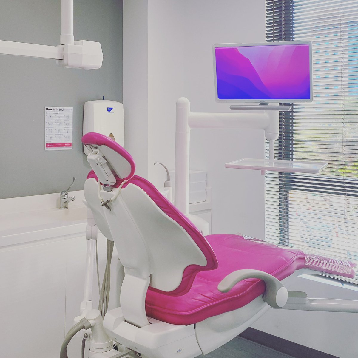 We’ve just completed some shiny new updates at the clinic. And now our <a href="/Apple/">Apple</a> desktop perfectly matches our <a href="/AdecDental/">A-dec Dental</a> equipment! 
#theperioclinic #gums #implants #dental #periodontology #periodontist #dentist #dubaidentist #dhcc #dubai #mydubai #dxb #apple #mac #macpractice
