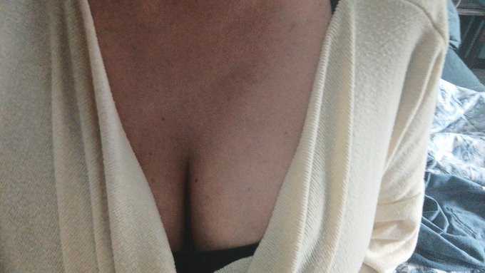 Llevo d&iacute;as d&aacute;ndole vueltas a como soltar esto sin parecer una borde.... Y es que el que me conoce sabe