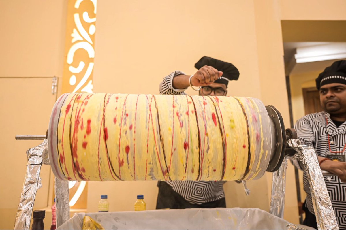 SweetNSourCS's tweet image. Roller Coaster Natural Fruit Ice Cream 😍

@sweetnsourcateringservices 

#postinstagram #post #postoftheday #calcutta #calcuttacanvas #cateringservice #cateringevent #caterings #caterer #kolkatadiaries