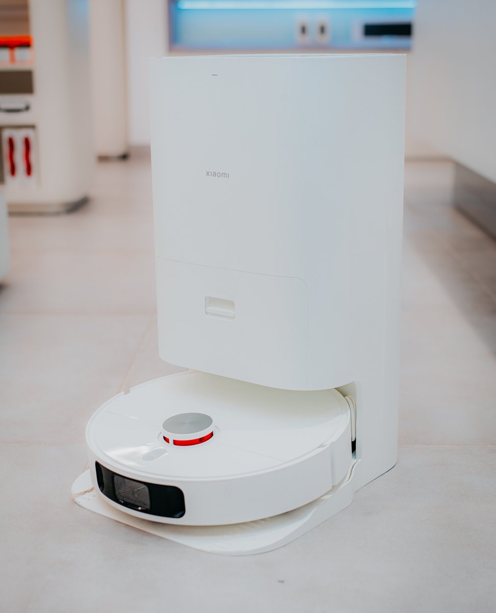 SandtonCity's tweet photo. Introducing our new sidekick, the Xiaomi robot vacuum!
This little machine may not do your homework but it’ll make your floors sparkle with just a tap on your phone.
Discover this next-gen vacuum in store at Xiaomi, on Level 4 next to MTN.
#IconicSandton #IconicTechSC #Xiaomi https://t.co/KoRDjYWlh2