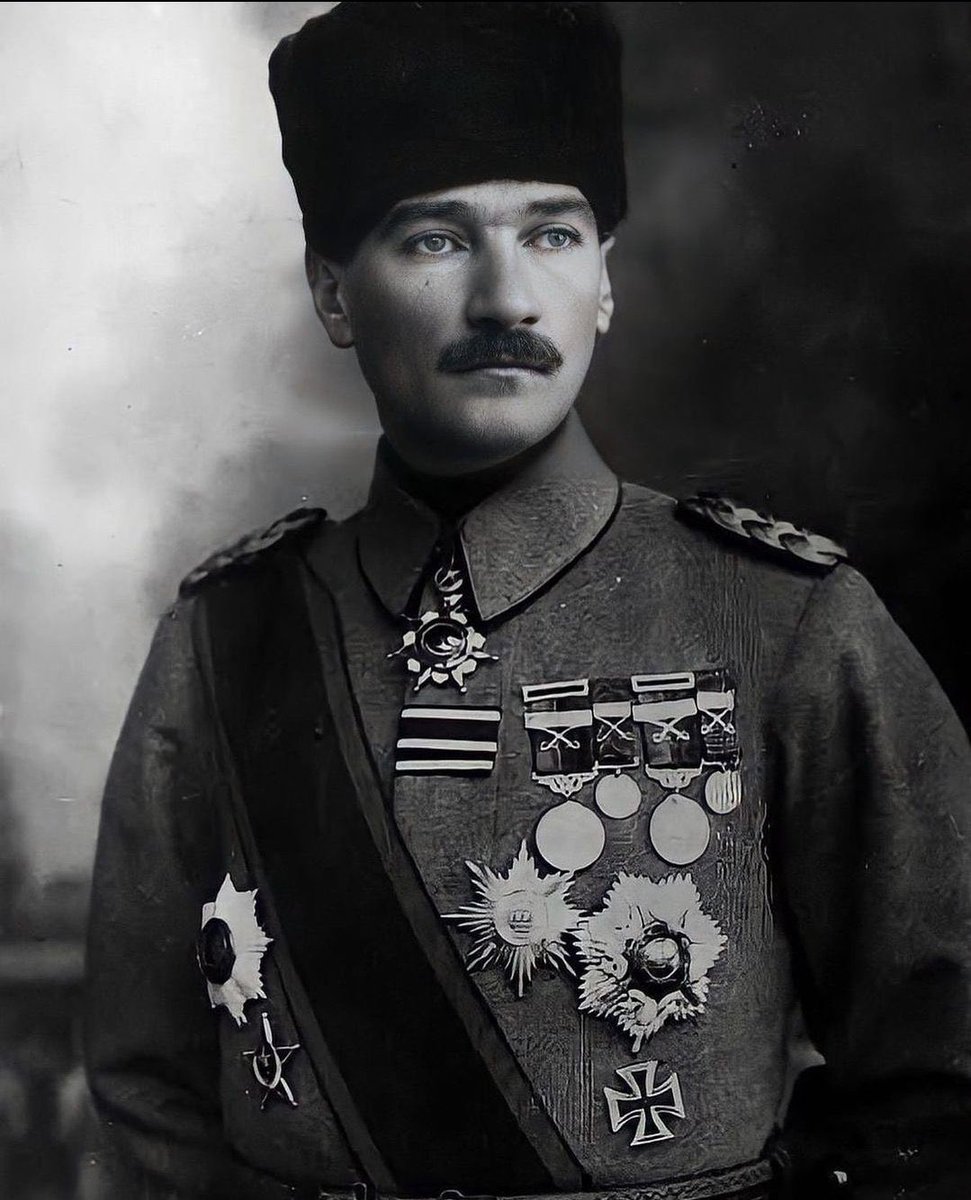 GokceGozde's tweet photo. Doğum günün kutlu olsun Paşam..#19 Mayıs https://t.co/RUMoxAWYUM