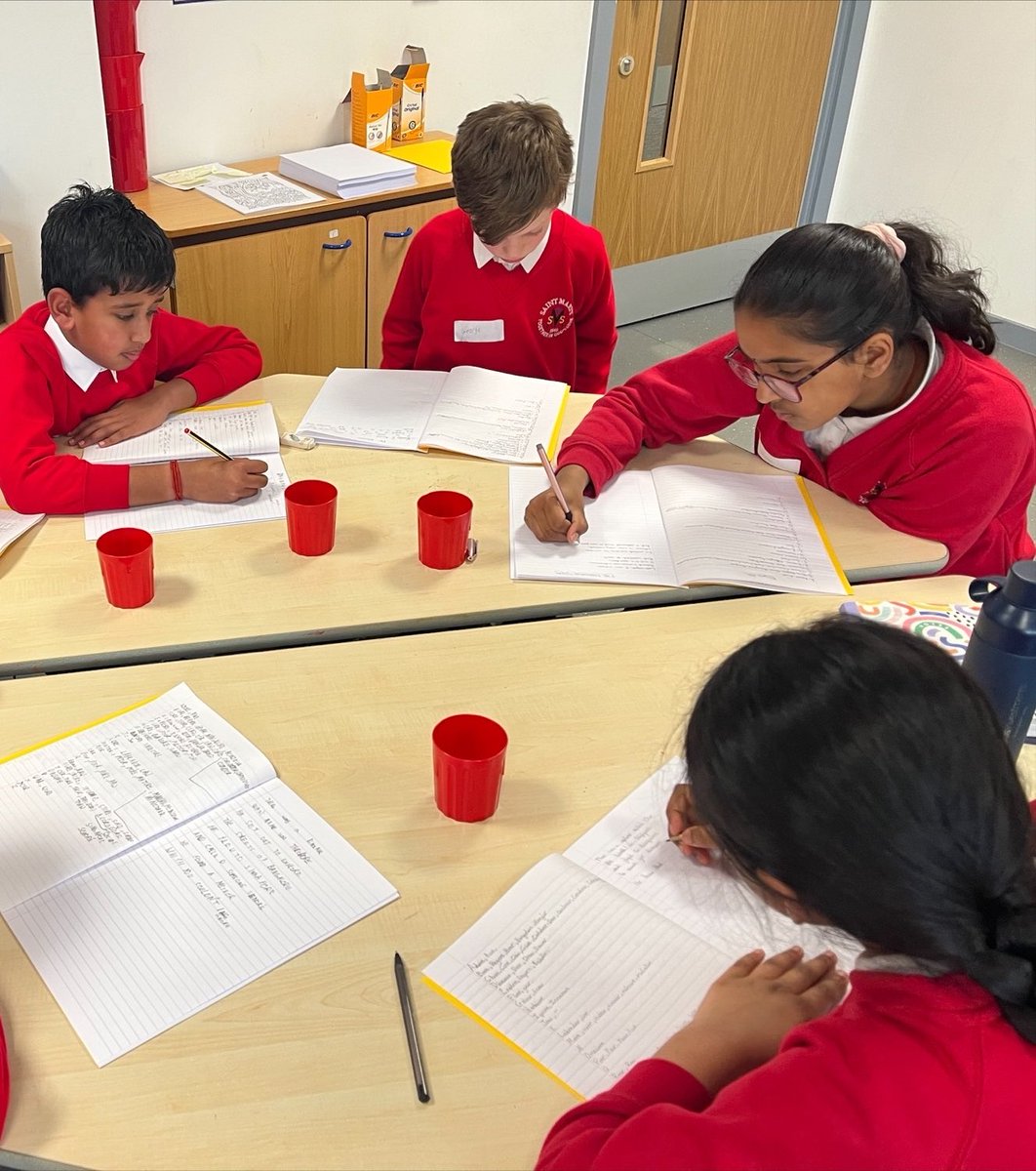 StMarysHalifax's tweet photo. Yesterday some children were invited to Copley School to spend the day on a prestigious writing workshop with a best selling author Nick Toczek. #authorsabroad #nicktoczek #writing #AIMhigh #calderdaleschools https://t.co/ZWPQSGNe4n