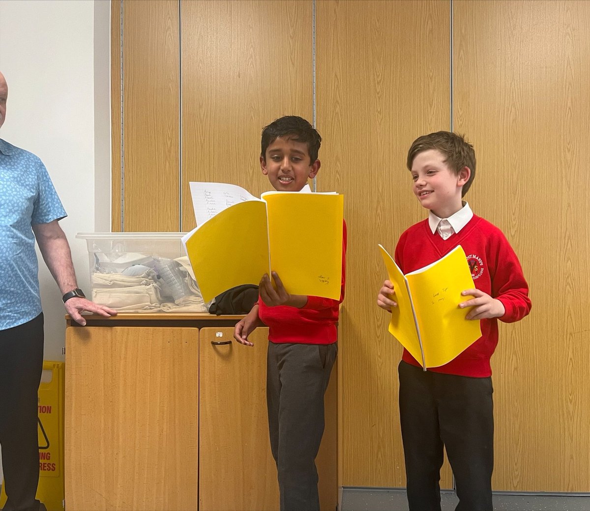 StMarysHalifax's tweet photo. Yesterday some children were invited to Copley School to spend the day on a prestigious writing workshop with a best selling author Nick Toczek. #authorsabroad #nicktoczek #writing #AIMhigh #calderdaleschools https://t.co/ZWPQSGNe4n