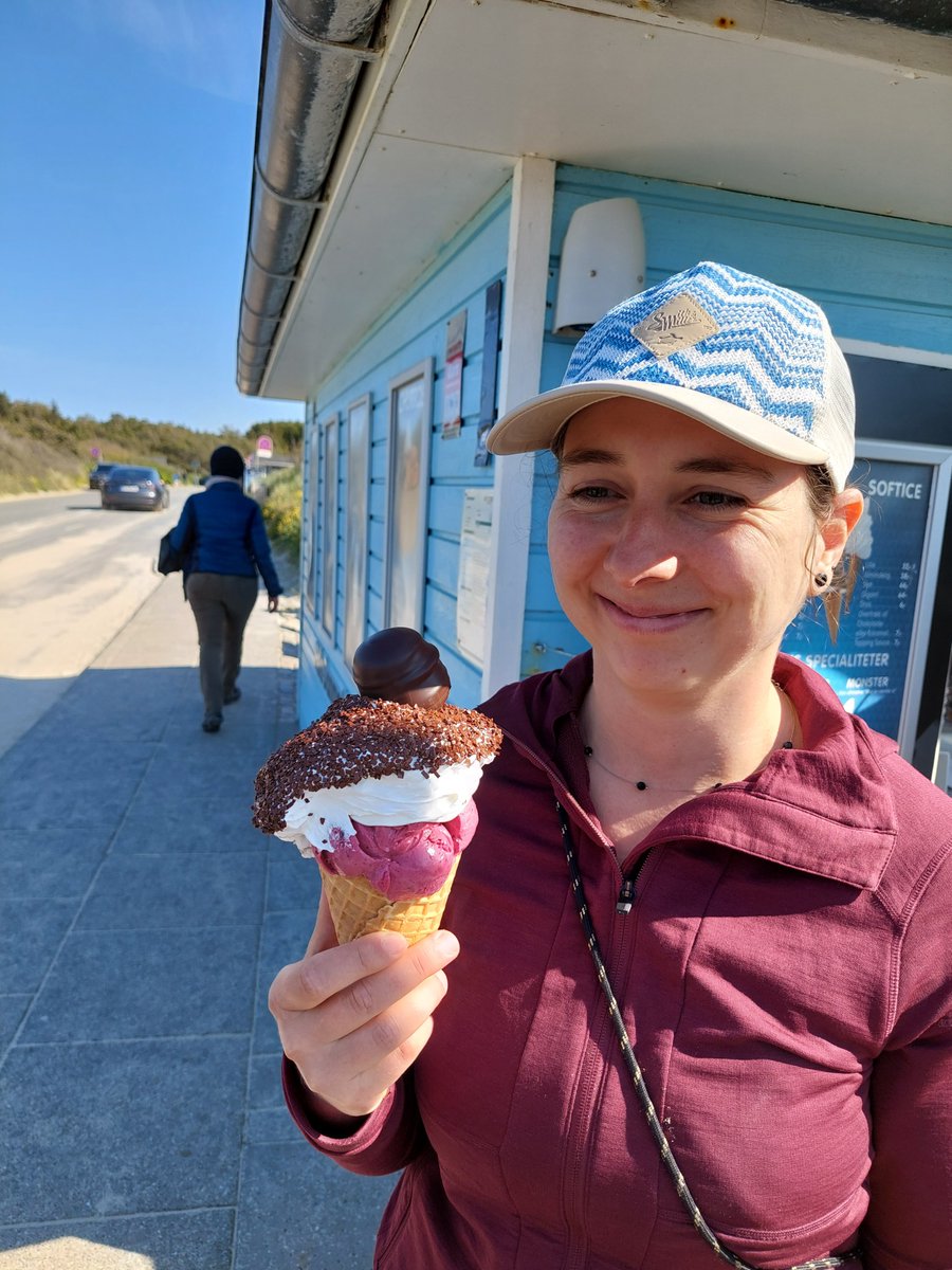 Sampling continues in Tversted 🇩🇰, a stunning spot with a wide beach, sand dunes and quite some waves.

After a week of hard work, the team enjoyed a yummy ice cream. 🍦

Have a sweet weekend!

📸 <a href="/TinaEnd/">Tina Enders</a> / Kerstin Leberecht / EMBL

<a href="/embl/">EMBL</a> <a href="/EMBRC_EU/">EMBRC (European Marine Biological Resource Centre)</a> <a href="/TaraOcean_/">Fondation Tara Océan</a>