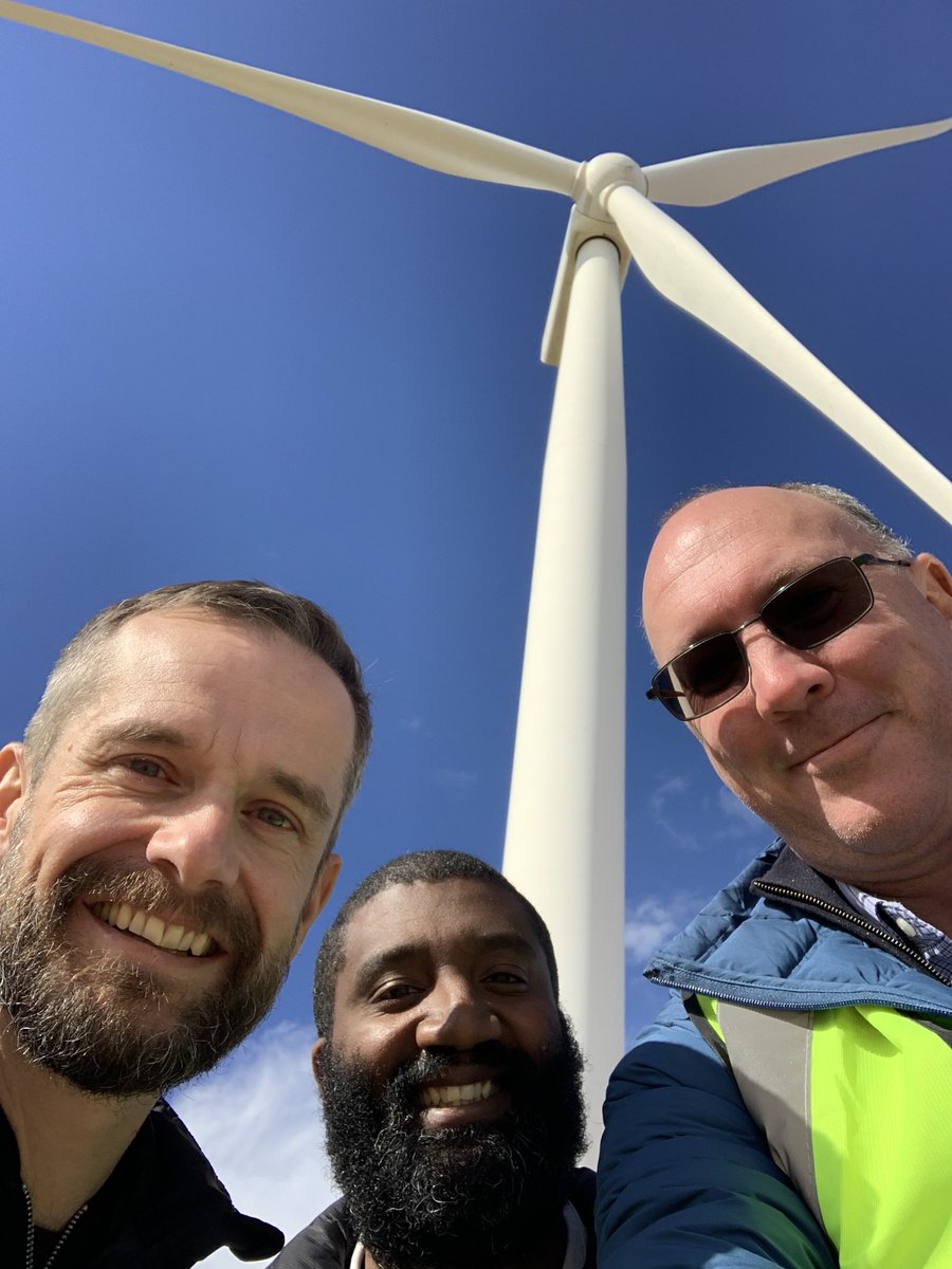 AJPhillipson's tweet photo. 9 turbines on 350 hectares, generating 86MWhours of sustainable wind power a year…Great to visit @Globeleq’s Klipheuwel wind farm this am along with @NorAmbSA and @colinleeman. Thank you to site manager Carlton for the tour and the briefing! 💨⚡️🌱 💚 🇿🇦🤝🇳🇴🤝🇬🇧 https://t.co/tG41veG1d6