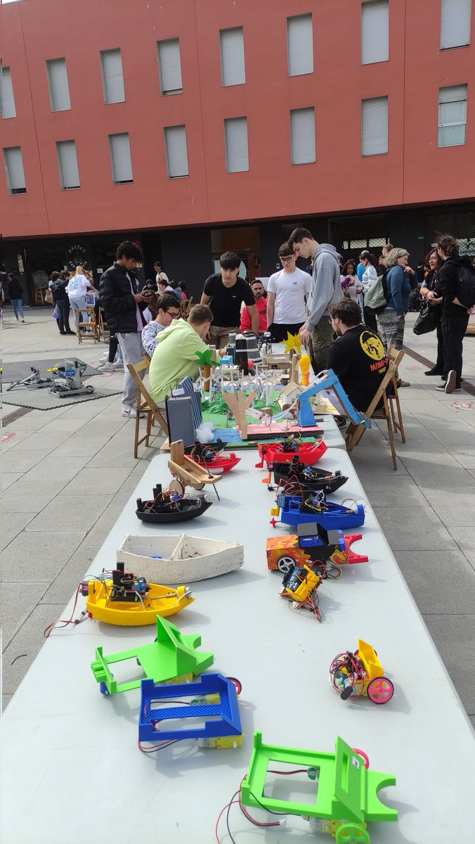 Palarobòtica tweet media