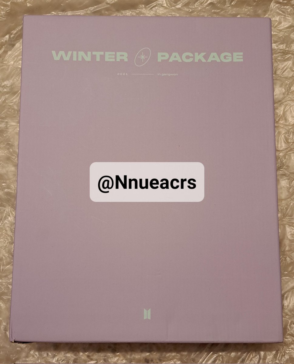 Nnueacrs's tweet photo. ปล่อยบั้ม BTS WINTER PACKAGE ❄️
Price : 700 baht ‼️ (ราคาคุยกันได้)
• มีแค่ตัวกล่องเปล่า และ ตัวอัลบั้ม ✨️
• มีของแถมให้นิดหน่อย จากแม่ค้าเอง💌
* มีรอยกล่องบุบนิดหน่อยตามภาพที่แนบ *
ถ้าสนใจ in box มาได้เลยงับบ
#ตลาดนัดBTS #ขายบั้มBTS #ตลาดนัดบังทัน #ตลาดนัดบีทีเอส https://t.co/pDgUysxTtg