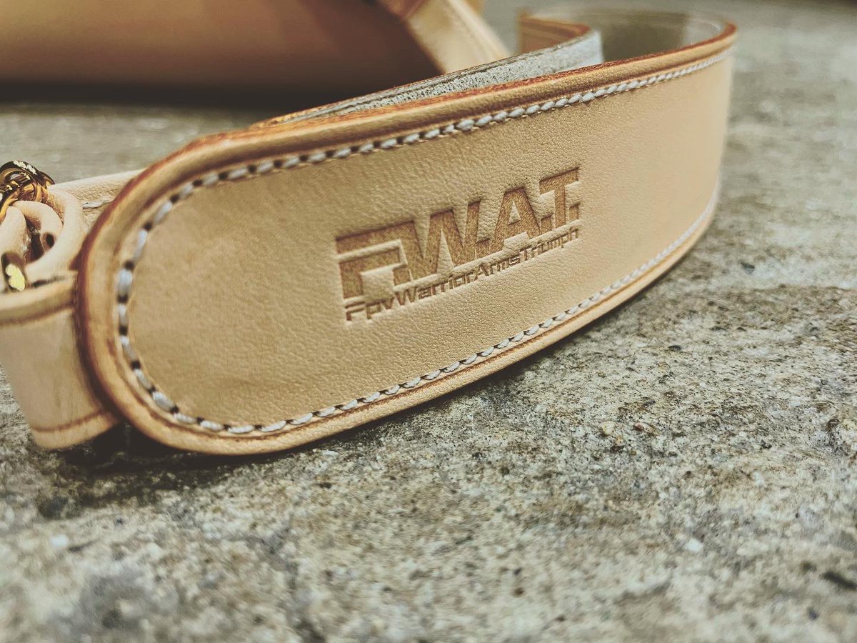 Fua228's tweet photo. F.W.A.T.からプロポカバー発売されました!色はベージュとブラックの2種類です🥰
僕はベージュを提供していただきました。ありがとうございます‼️
#FWATfpv #フワッとfpv #プロポ #Futaba #Radiomaster #Frsky #プロポカバー #プロポストラップ #ネックレストラップ #nanaladesign #フライトベース通販 https://t.co/3saC9Y7Z0Q