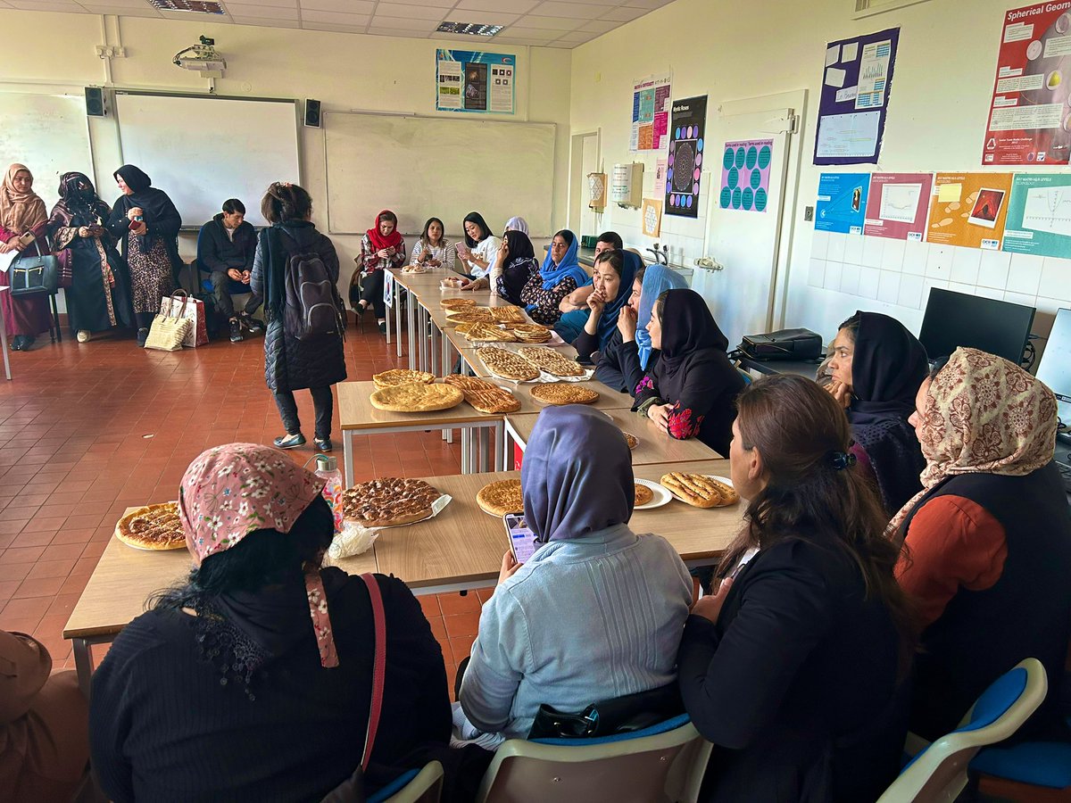 RobertBosworth's tweet photo. On Wednesday our amazing @ExeterCollege ESOL students baked &amp; shared their national breads (idea from the @guardian) It was an incredible family event with such pride, passion &amp; diversity (bread was also yummy!) We are so proud of this learning community. 🥖🍞 💙 🤍 #breadshare https://t.co/p5QdEMIdPL