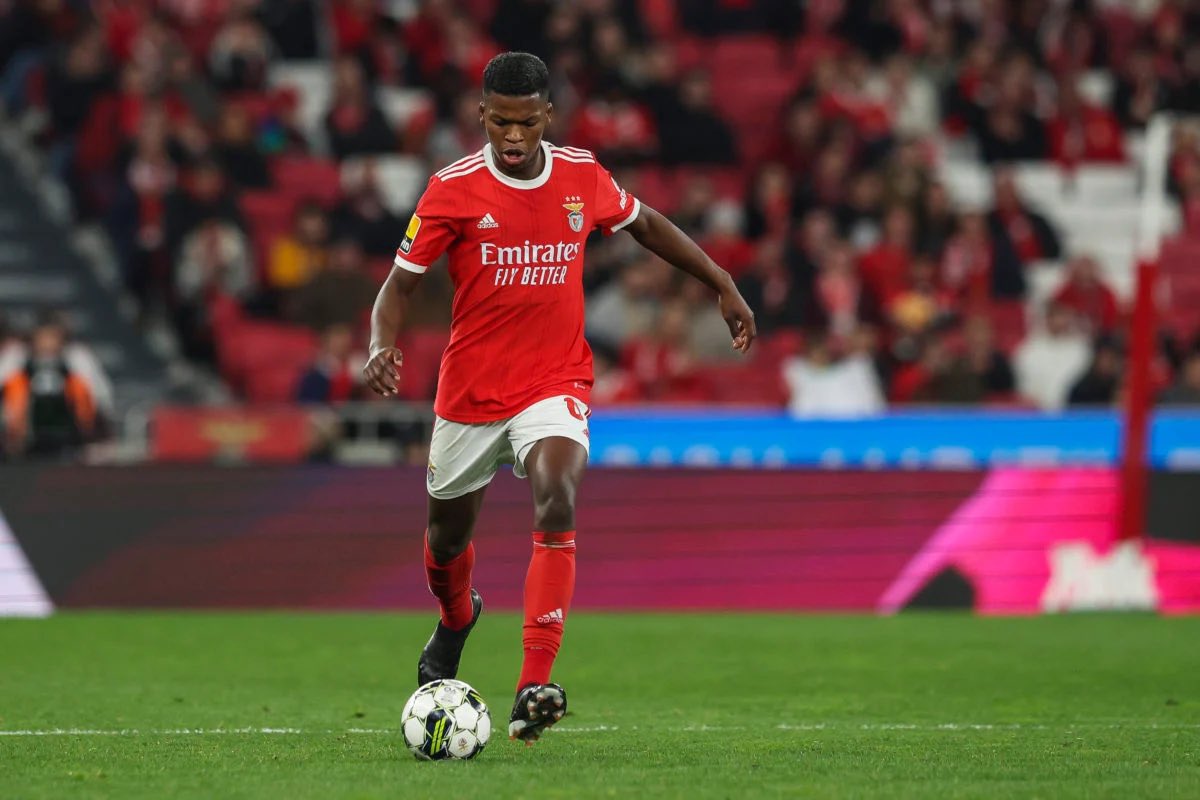 🚨 Report: Arsenal Want to Sign Midfielder with £105m Release Clause Now 🗣️ Arsenal have set their sights on Benfica midfielder Florentino Luis for the upcoming transfer window. As Granit Xhaka is on the brink of departure, Arsenal is aiming to sign not just one, but possibly