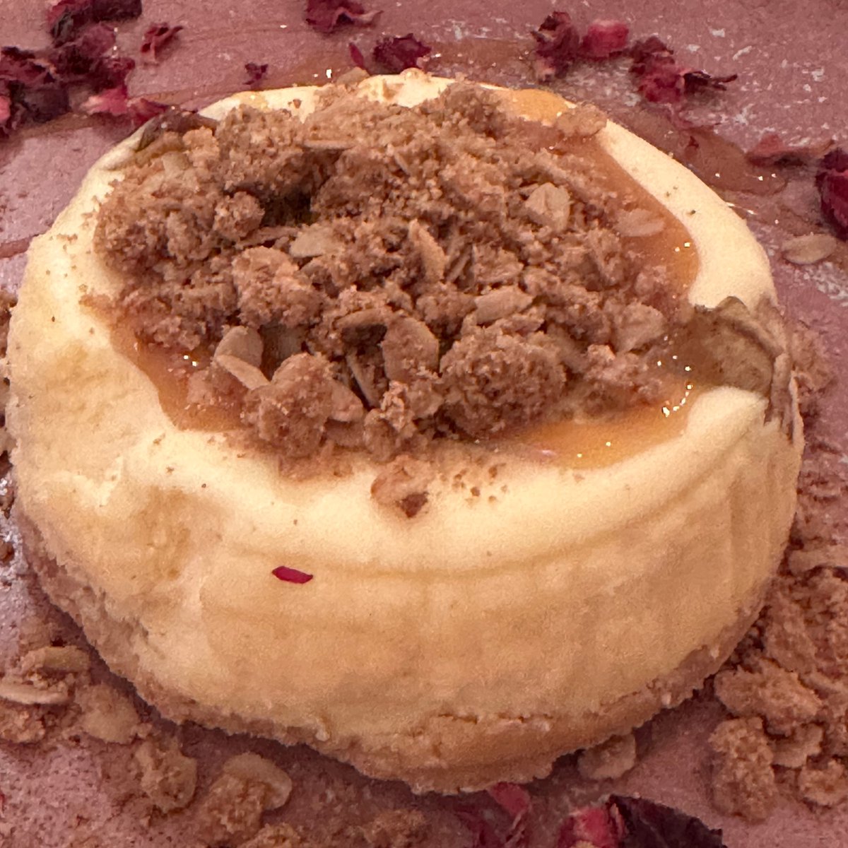 Twisted_Dessert's tweet photo. Fresh ingredients, delightful flavors, and heavenly textures.
Apple Pie Cheesecake, like a warm hug from Grandma.
#dessertlovers #winterindulgence #sweettreat #cheesecake #hungry #instafood #foodstagram https://t.co/Lib3RnfGo7