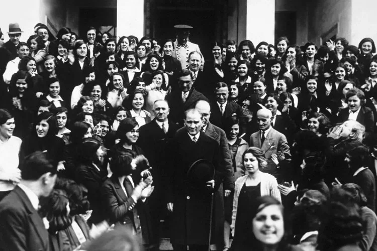 IsraelinTurkey's tweet photo. Türk halkının #19MAYIS Atatürk'ü Anma, Gençlik ve Spor Bayramı kutlu olsun!

#19MayisAtaturkuAnmaGenclikVeSporBayrami https://t.co/pEHLFqAZFd