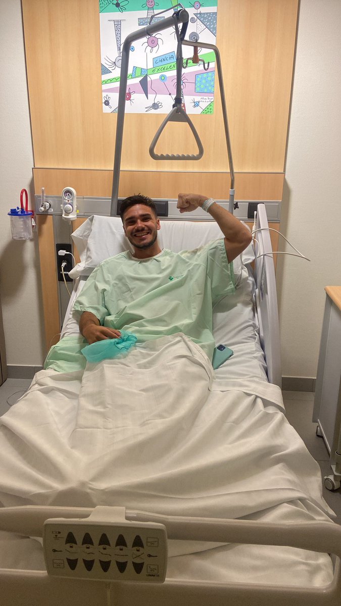 AngelXimenezBM's tweet photo. ¡Siempre sonriente nuestro Xavi! 😁
Como os comentamos, un hueco en la agenda hospitalaria permitirá hoy su intervención y aquí lo tenéis preparado para pasar por el taller de chapa y pintura 🦾
¡Vamos, #Xavitu! ¡Toda la #familiaAX contigo! 💙
#VamosXavi #VamosMiGenil #VamosAX https://t.co/rdvhsLJFtK