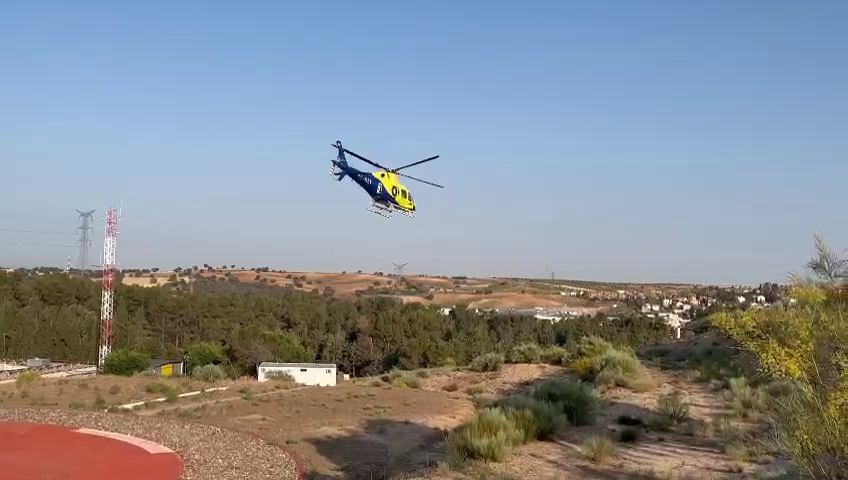 Plan_INFOCAM's tweet photo. ACTUALIZACIÓN 
El @Plan_INFOCAM del @gobjccm moviliza esta mañana un convoy con #BBFF #AAMM y personal técnico a colaborar en la extinción de #IFPinofranqueado en #Cáceres con:
🛩️🚁4  medios aéreos
🚚6 medios terrestres
👩‍🚒👨🏻‍🚒40 efectivos 
#EsTareadeTodos
#IIFF https://t.co/AkS004mK8N