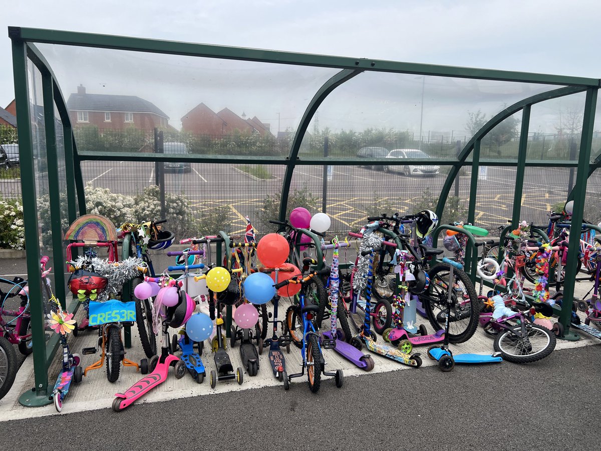 caggly's tweet photo. Decorate your bike/scooter day ⁦@GRPAEco⁩ https://t.co/1dWwJvpmaf