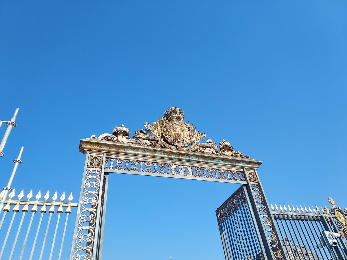 #MesPtitsMatinsRunning done ! 🏃‍♀️☀️ #Soleil ! 😎 #ChateauDeVersailles 👑 #Détente cc @IsabelleMirocha 😁😉