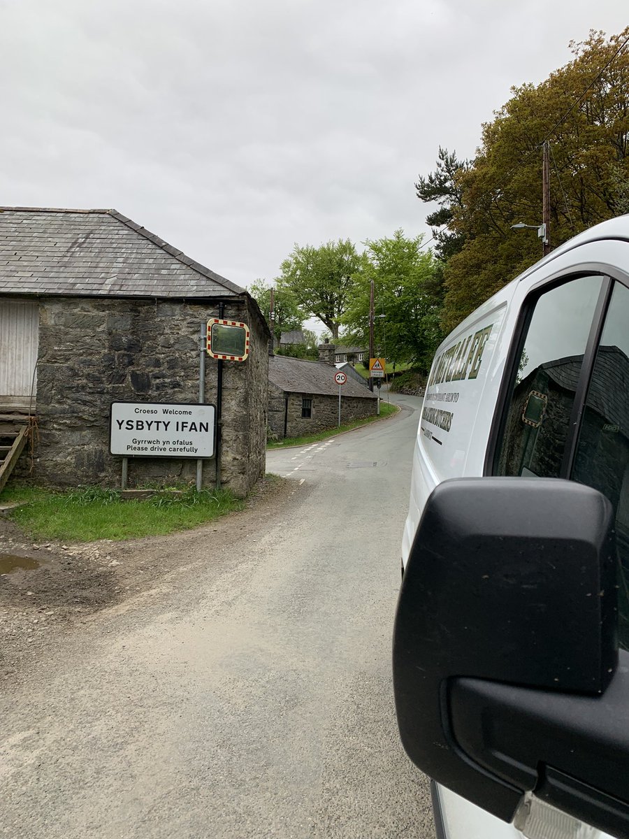 oemetcalfe's tweet photo. Bore da #cymru Good morning 🏴󠁧󠁢󠁷󠁬󠁳󠁿. Archebion wedi ei dangon yn fuan bore ma #ysbytyifan #penmachno #padog #betwsycoed @HybuCigCymru https://t.co/i7ZvcNIIZR