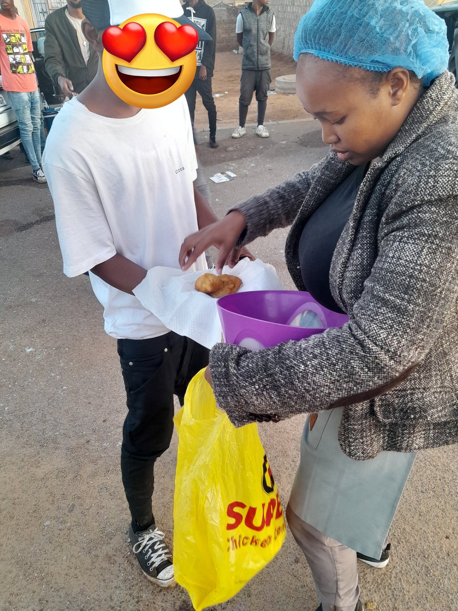MaboeNdi's tweet photo. • I sell food at events
• I sell magwinya part time
• Part time nanny and babysitting(from infants+)
• I do braids (I'm in Pretoria) https://t.co/ys94aTTYyM