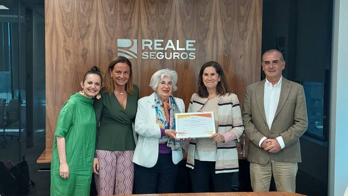 Pilar Suárez-Inclán (<a href="/InclanSuarez/">Pilar Suárez-Inclán</a> - <a href="/Reale_Seguros/">Reale Seguros</a>), distinguida como embajadora de la <a href="/CasillaEmpresa/">Casilla Empresa Solidaria</a> Solidaria (<a href="/Plataforma3sect/">Plataforma del Tercer Sector</a>) 

#Seguros 

grupoaseguranza.com/noticias-de-se…