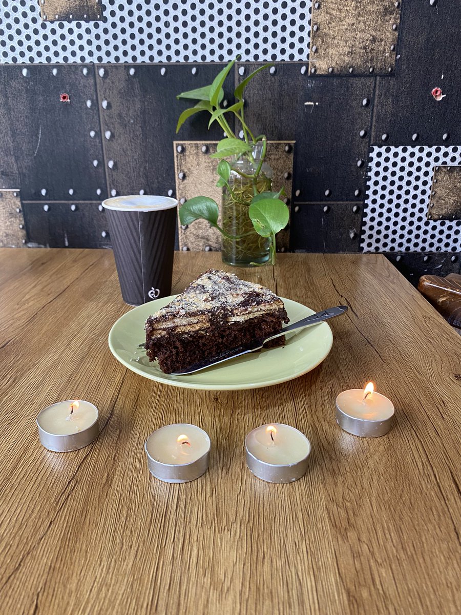 It’s my birthday 🎉 
PN: cafe owner provides me this set