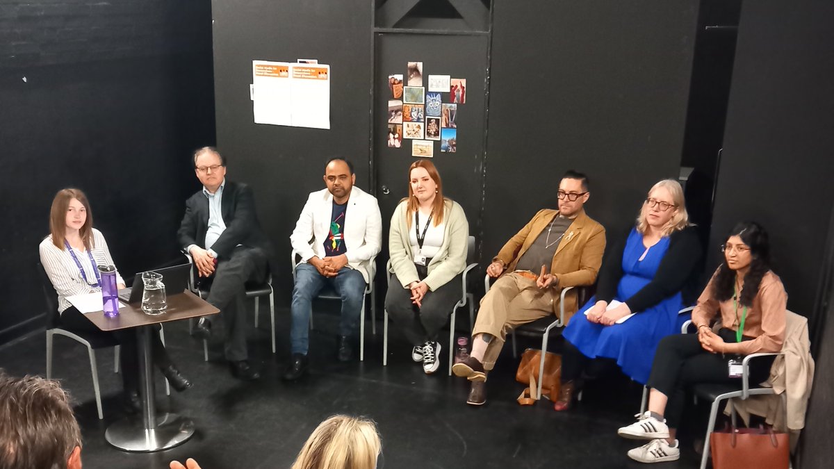 UniEssexLibrary's tweet photo. We had a great time hosting our Social Media for Researchers - Panel Discussion yesterday!
Our panellists gave some great insights ranging from safety in controversial debates to the costs VS benefits of podcasting.
#FocusResVis @ResearchEssex @Uni_of_Essex @EssexPostgrads https://t.co/qY43q0uEw4