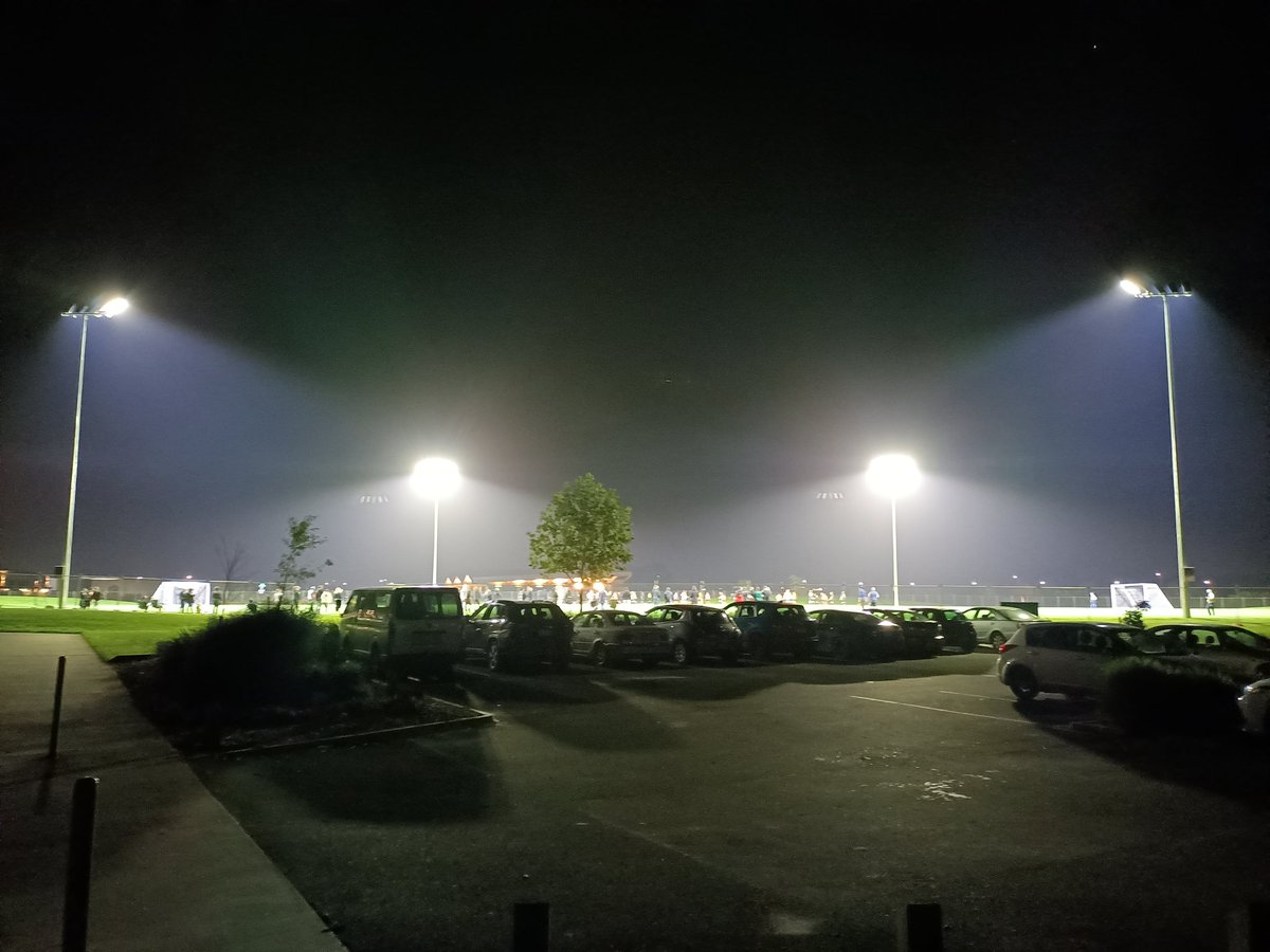 🏟️ Korikori Park looking an absolute picture on a still #FridayNightFootball
#FloodlightFriday