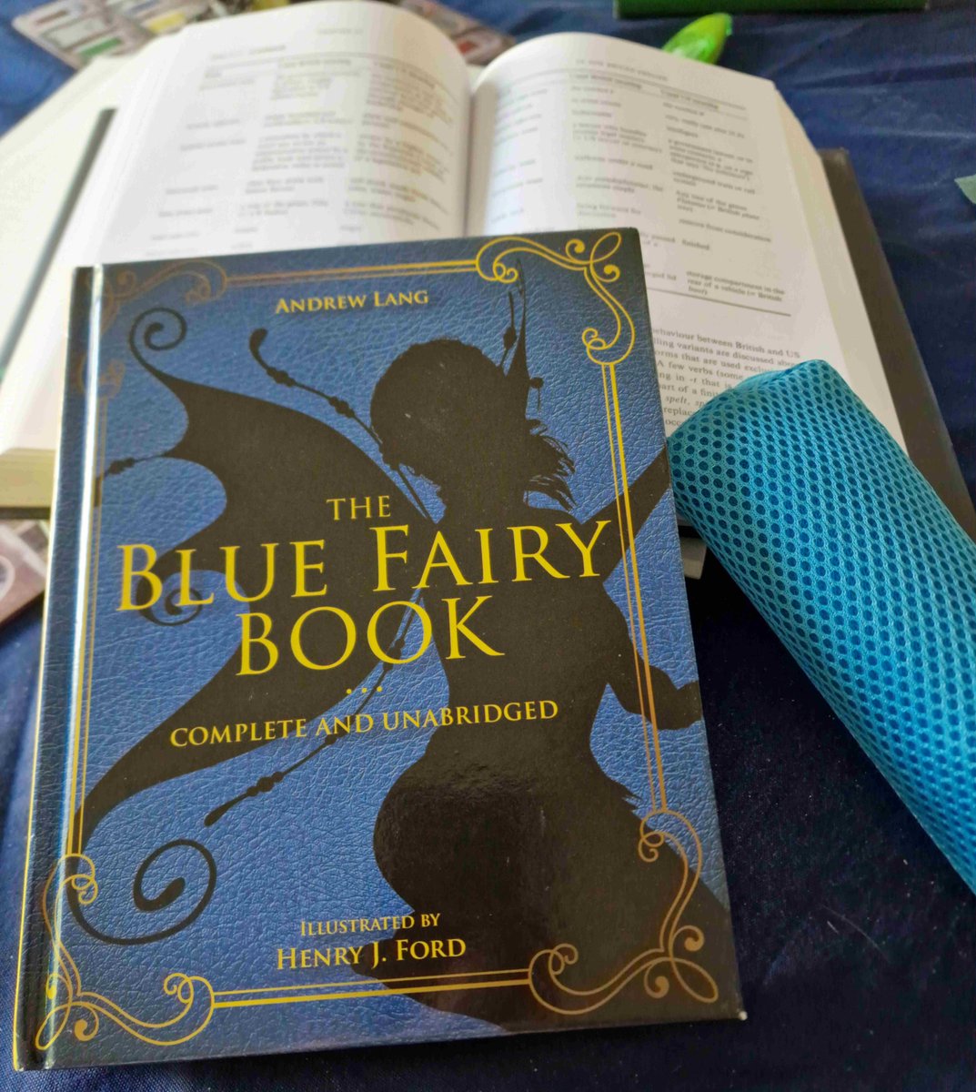 HeleneTranslate's tweet photo. In between a wonderful short-story edit and #TheNewOxfordStyleManual, I've discovered Andrew Lang's complete and unabridged Coloured Fairy Books. #thebluefairybook #allevil #nopc
Dipping my fingers into the cauldron of dark, murky chocolate.
#itstheweekend #whatareyoureading https://t.co/W8qrpexu9I