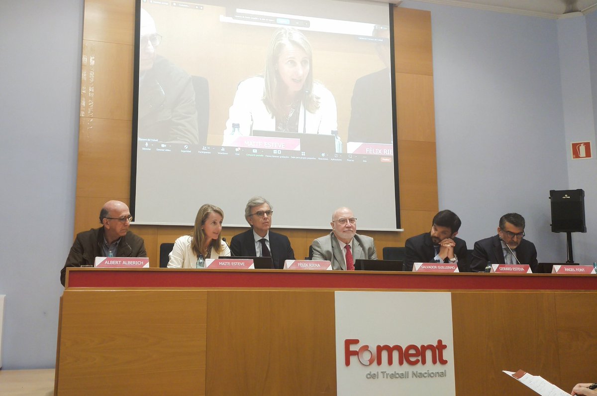 fcatcultura's tweet photo. 👥 Avui participem a la Jornada centrada en el mecenatge que organitza @FomentTreball 

🗣️La nostra directora, @Maite_Esteve, intervé per parlar de la relació entre #cultura i #mecenatge, juntament amb el president de la Comissió de Cultura de @FomentTreball, Fèlix Riera. https://t.co/dmqOWt9Xxv