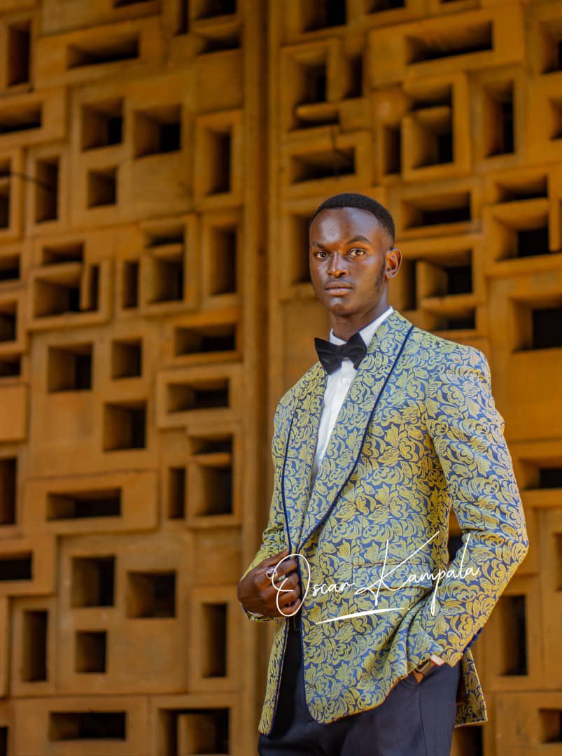 shimwa_z's tweet photo. @OscarSuits01 was whispering to me that #300men wasn’t all that. And he’s back with yet another. The #1000men campaign is here. It’s your chance to look dapper behind the lens dressed by one of Africa’s best. Reach my dm if you’d like to feature. Let’s make this a reality. https://t.co/mM3HXGwHT6