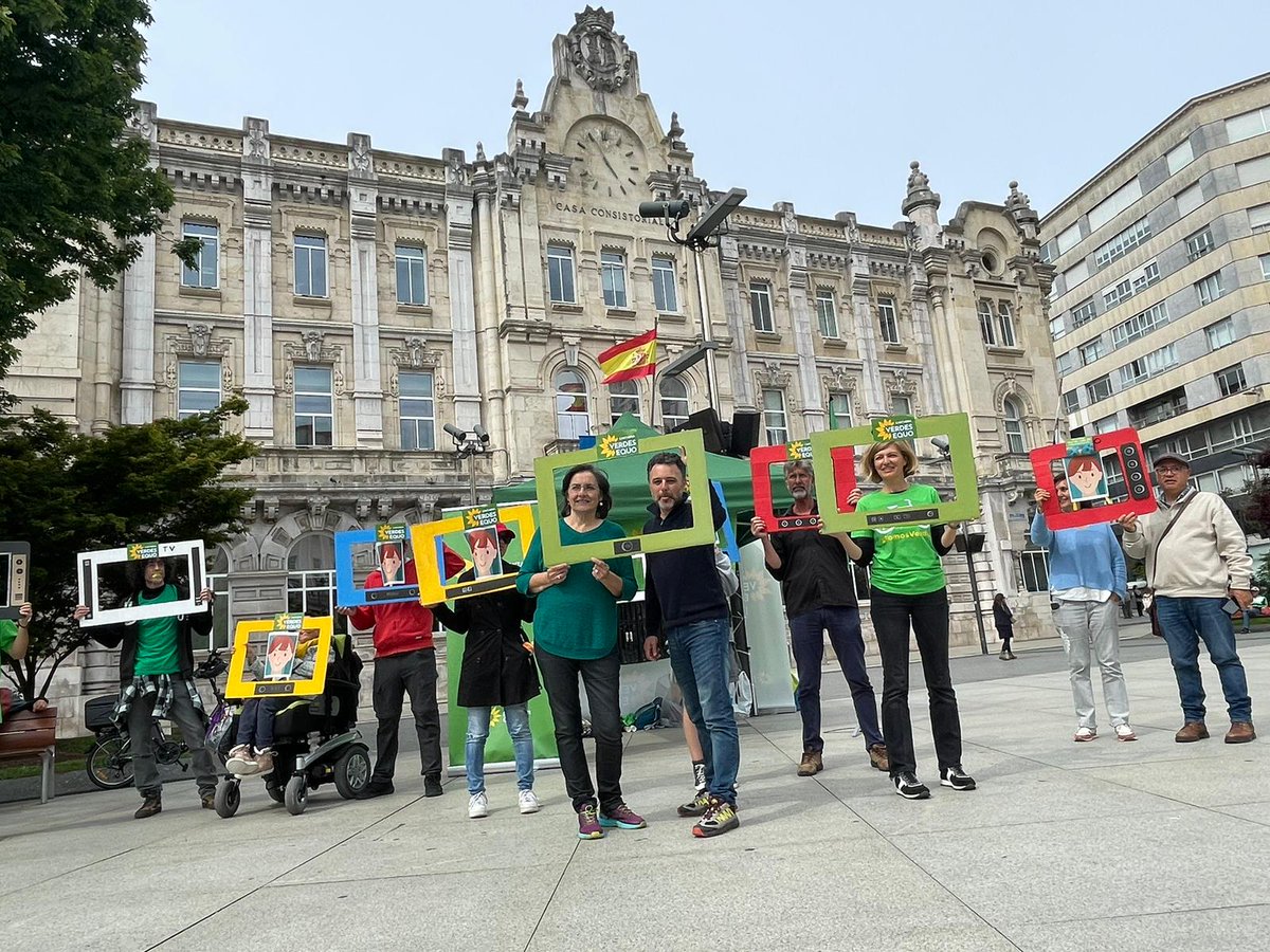Volvemos a repetir el acto para denunciar que la política es un juego con las cartas marcadas, y así poner de manifiesto la necesidad de una equidad política y que sea justo el tiempo cedido a cada partido para que la sociedad pueda conocer las diversas opciones políticas.
#28M