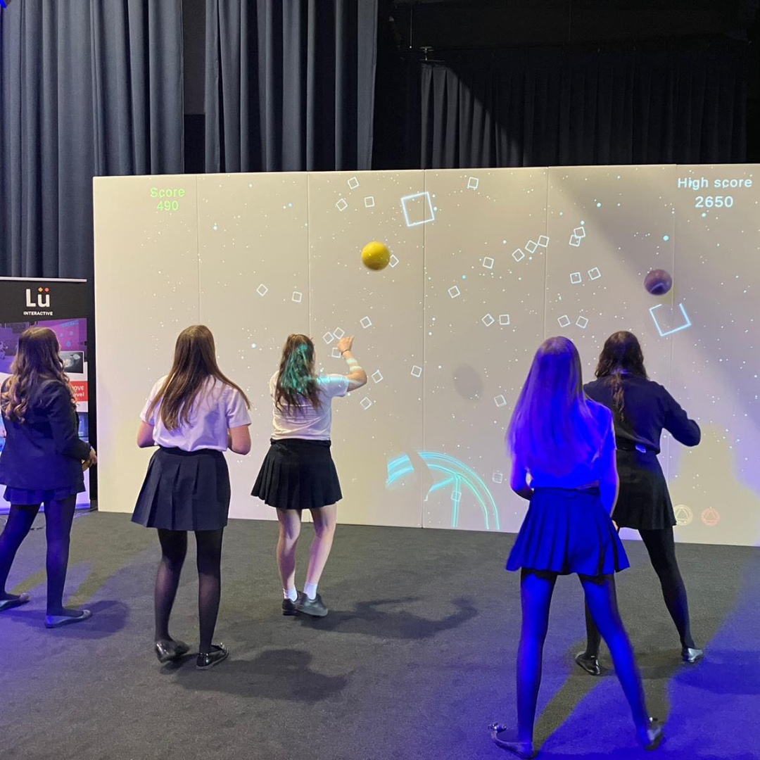 riofoundation's tweet photo. What a great two days at @includesummit

Thanks to our partnership with @LaureusSport members of our team &amp; young people from @MoorsideHigh had the opportunity to head to the two-day sports conference, talking all things equality, diversity &amp; inclusion. 

#CreatingOpportunities https://t.co/Mz6lFWrb3Q