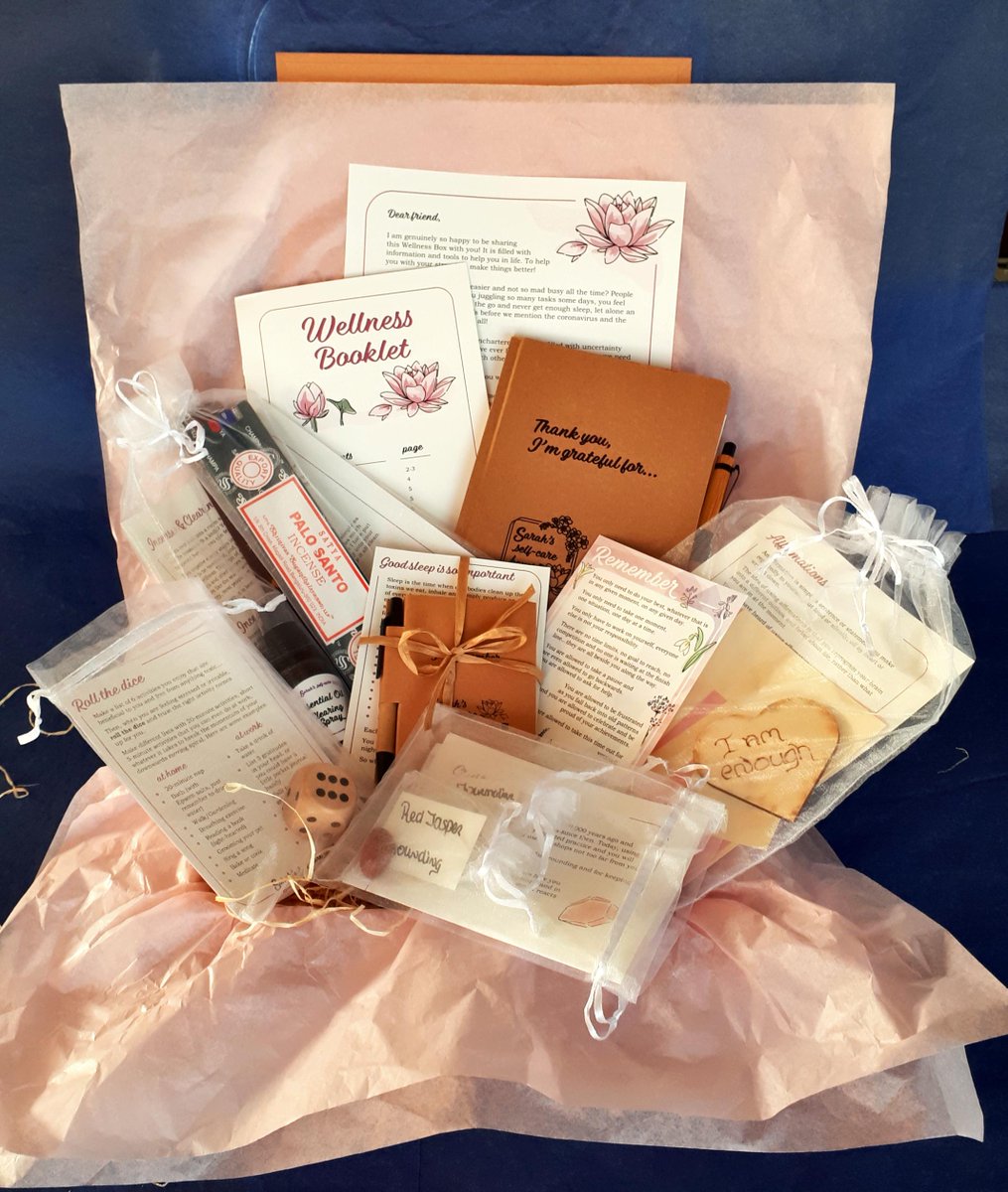 shopinireland's tweet image. 🛒☘️ shopinireland.ie/store/sarah-he…

🌟 Sarah's Self-Care, a Kinesiologist who, during the lockdowns, developed a self-care box designed to help with your stress and overall wellbeing! 🙌💆‍♀️

🔖 #shopinireland #SelfCareBox #StressRelief #WellbeingJourney #RegainControl