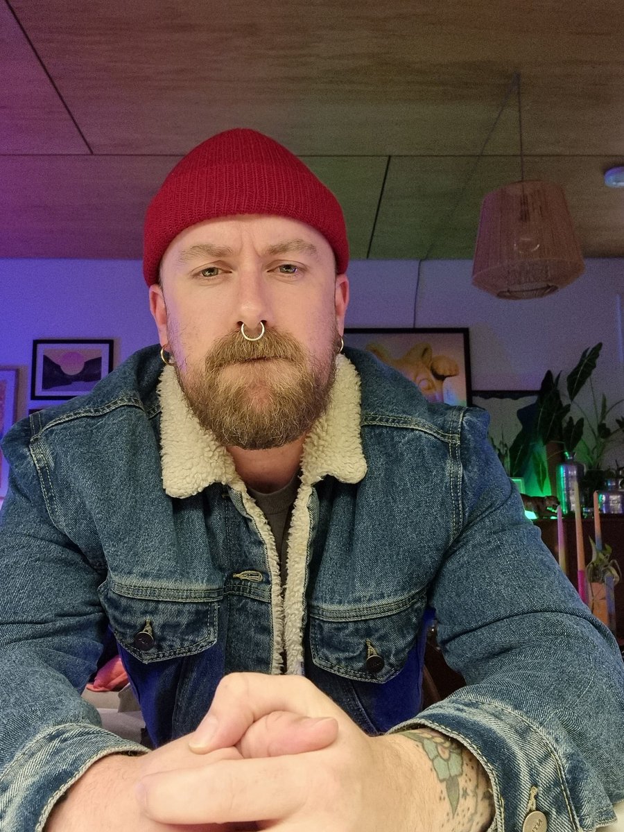 sydtattguy's tweet photo. My grandparents did not get on a BOAT and sail to AUSTRALIA for this BULLSHIT #iamcold https://t.co/kMJzOOxqLw
