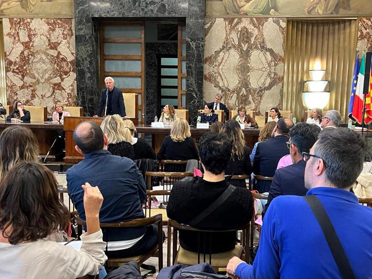 GazzettaSalerno's tweet image. Arriva a Salerno l’appuntamento con “Innamòrati di Te”, il progetto itinerante di Codere Italia - multinazionale di riferimento nel settore del gioco legale - volto al contrasto della violenza sulle donne.
La #avvocati #Comunedisalerno #donne

gazzettadisalerno.it/innamorati-di-…